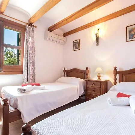 Antonia Holiday home